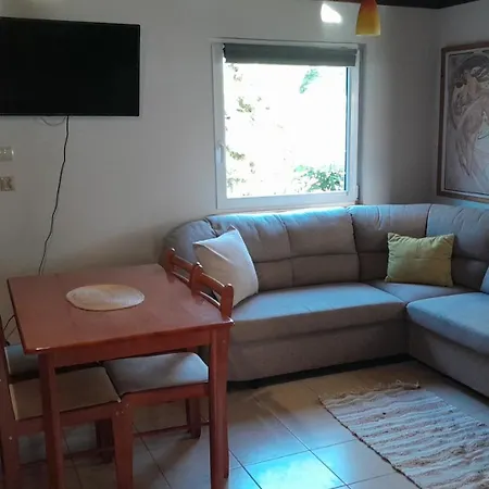 Otel Bialy Caloroczny Rydzewo (Gizycko)